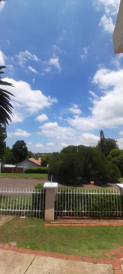 Impala Suite -Entire Unit- 2 Bedroom With 1 Ensuite Bathroom Ladysmith Exterior photo